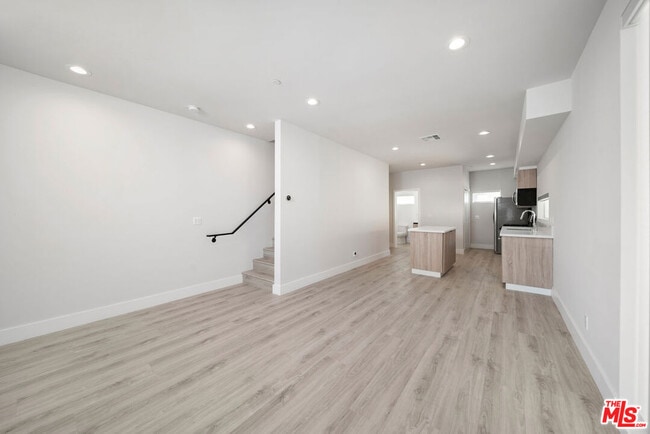 Photo - 5221 Cleon Ave