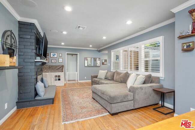 Photo - 5146 Topanga Canyon Blvd