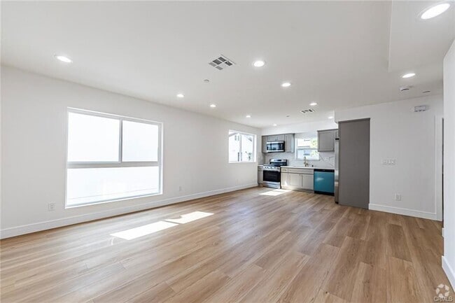 Building Photo - 2055 S Garth Ave Rental