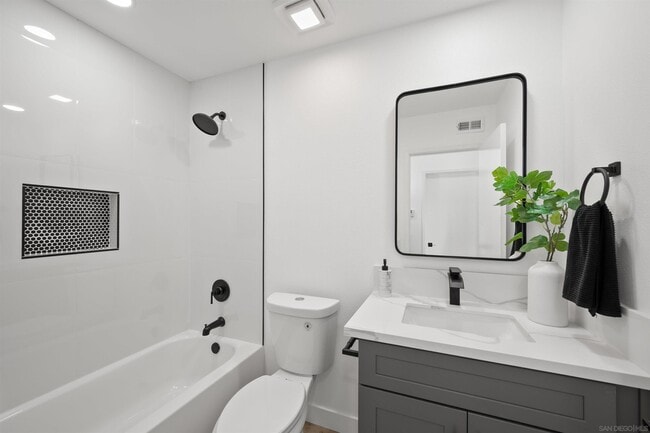 Photo - 7160 Alsacia St