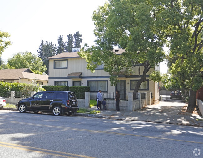 Building Photo - Treasured Townhomes LLC