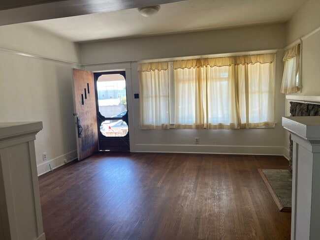 Photo - 640 W 16th St Unit 640
