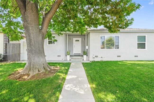 Photo - 6933 White Oak Ave House