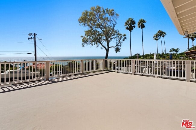 Building Photo - 11861 Ellice St Unit A