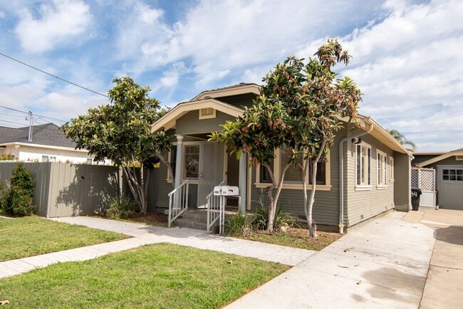Building Photo - Charming 3-Bedroom Home for Lease in College West, San Diego