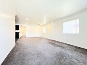 Photo - 114 W 50th St