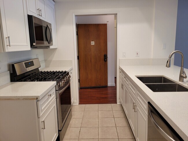 Photo - 2563 Plaza del Amo Unit 107