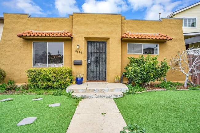 Building Photo - Adorable cottage in Ocean Beach!