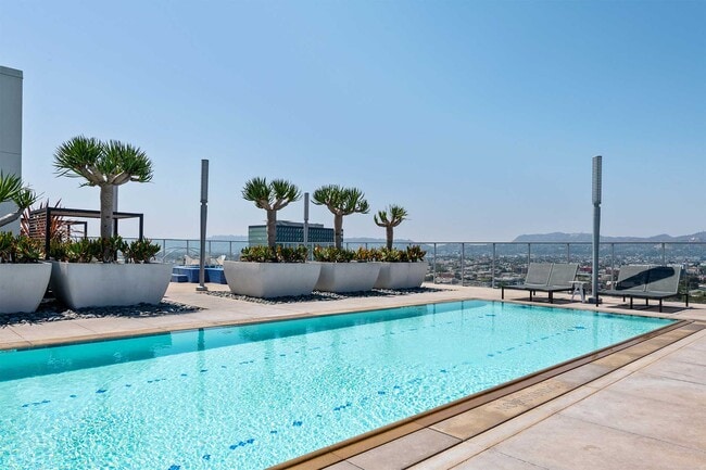 Photo - 3033 Wilshire