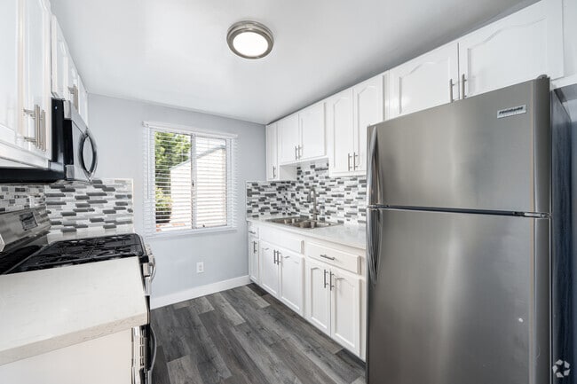 Studio - 380SF - Kitchen - 11440 Old River School Rd