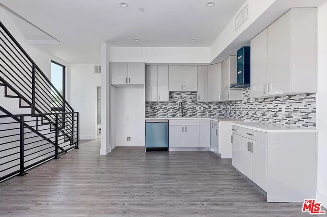 Photo - 1035 Wilcox Ave