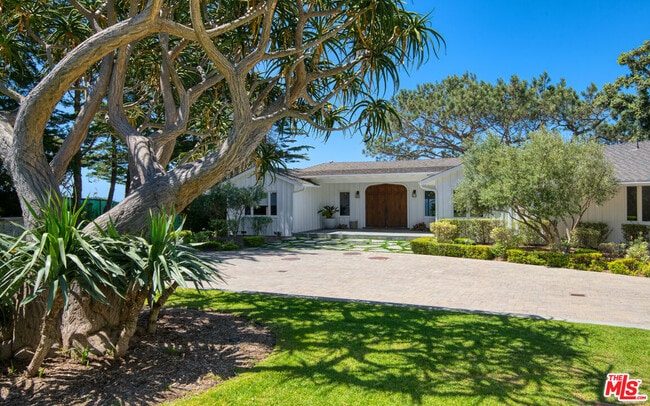 Photo - 7157 Birdview Ave