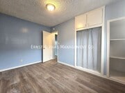 Photo - 564 E 61st St