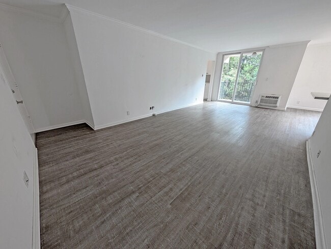 Photo - 118 S Wetherly Dr Unit 210