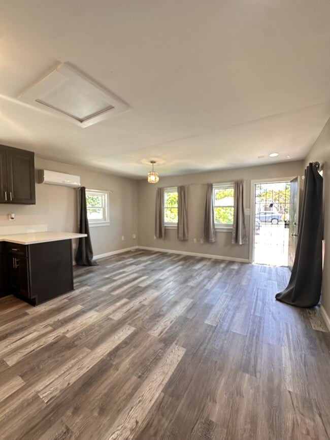 Photo - 732 Twin Oaks Ave