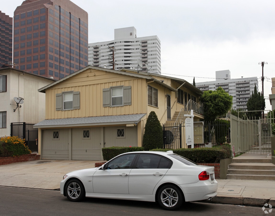 Primary Photo - 1240 S Westgate Ave