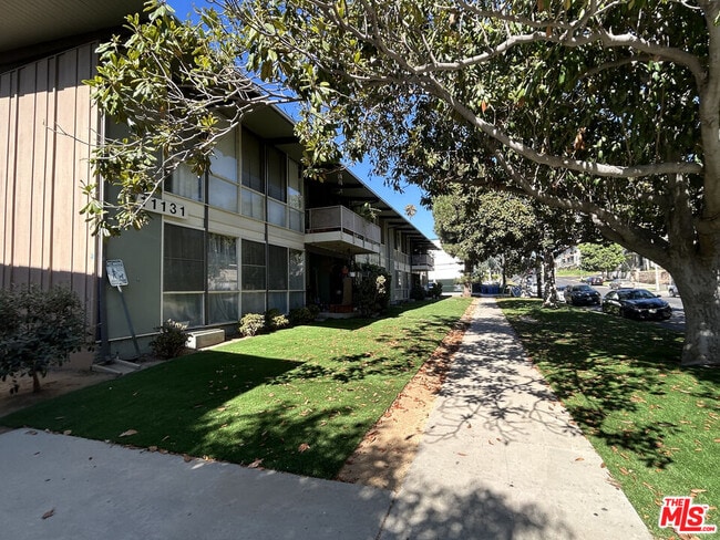 Photo - 11131 Rose Ave Unit 17