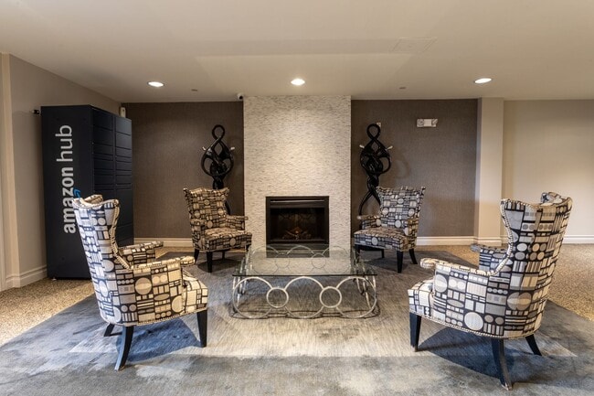 Photo - Hawthorne Regency Apartments