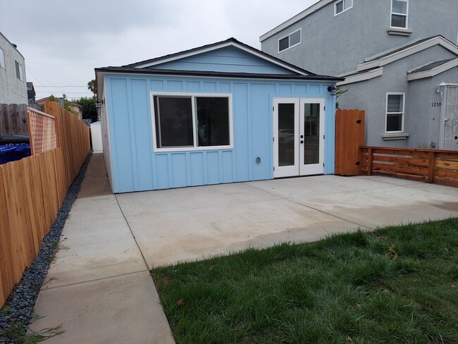 Completely remodeled 2 bd/1ba in charming ... - Completely remodeled 2 bd/1ba in charming ... House