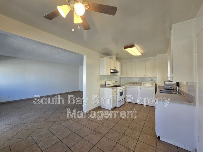 Photo - 2619 Mathews Ave Unit #B