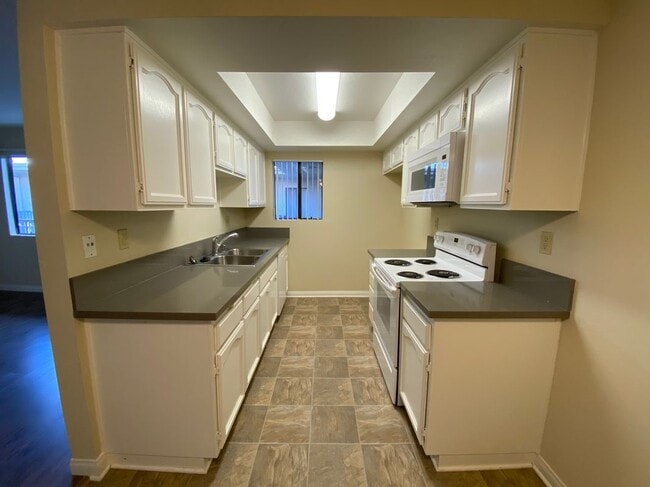 Photo - 211 W Verdugo Ave