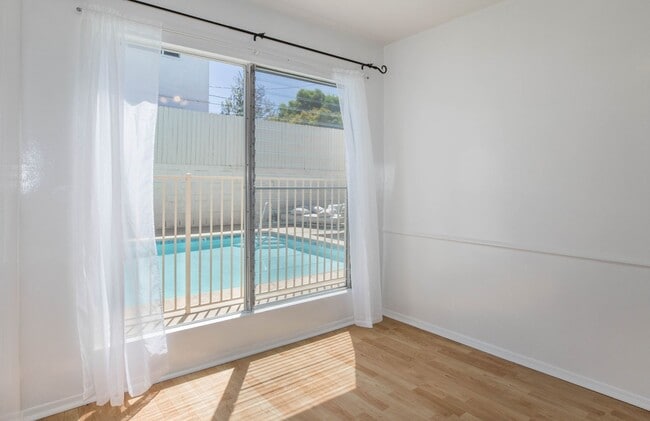 Photo - 2621 S Centinela Ave