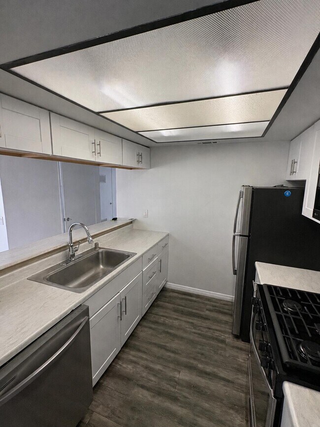 Photo - 2339 Lillyvale Ave Unit 154
