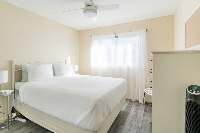 Photo - 4327 Dawes St