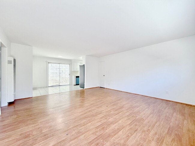 Photo - 540 E Hyde Park Pl Unit 2