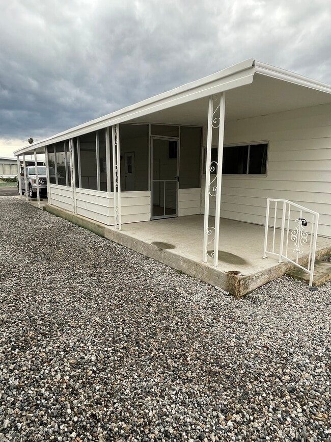 Photo - 270 San Mateo Cir