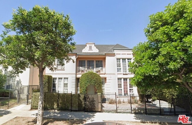 Building Photo - 933 S Hobart Blvd Unit 1/4