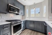 Photo - 2333 Oak St