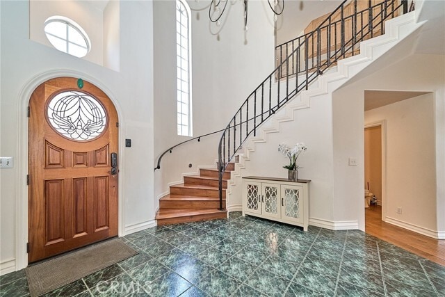 Photo - 1089 Village Dr