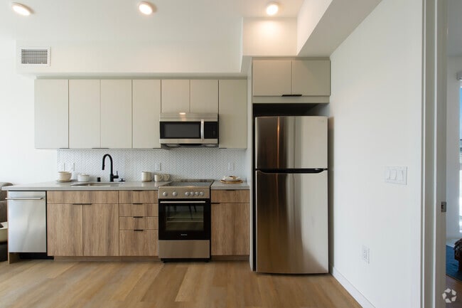 Building Photo - 738 S Normandie Ave Rental