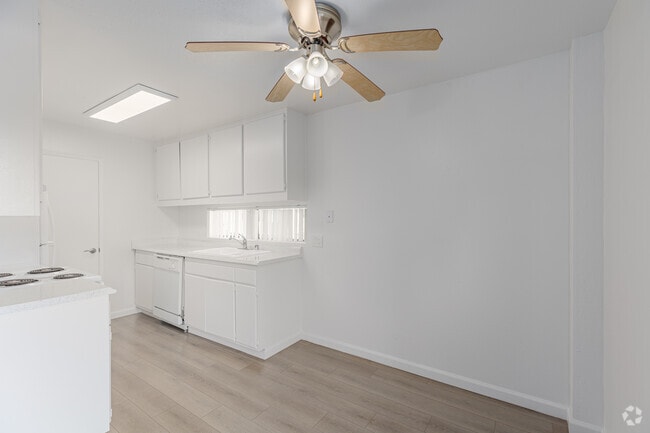 2BR, 1.5BA - 940SF - Kitchen and Dining - Canyon Park