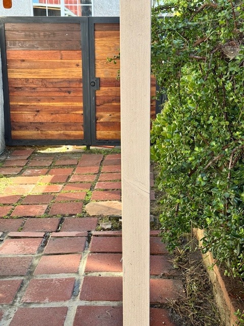 Photo - 4701 1/2 W 168th St