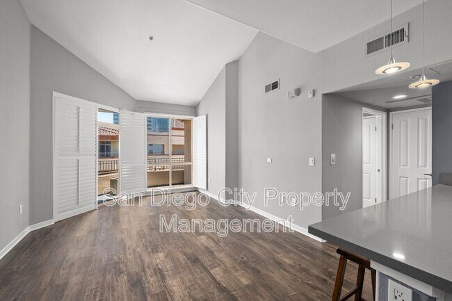 Photo - 1501 Front St Unit 633