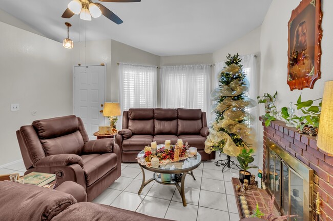 Photo - 11322 Oakwood Dr