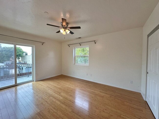 Photo - Upstairs 1 Bedroom with tons of Sunshine and Large Balcony!