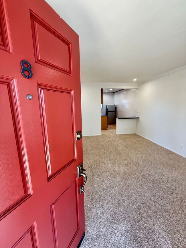 Photo - 1519 Armacost Ave