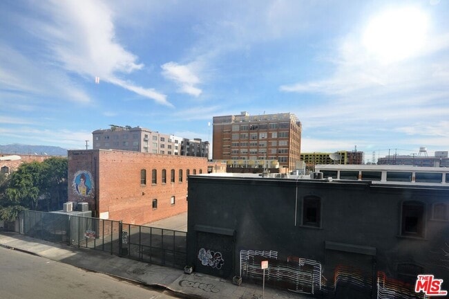 Photo - 691 Mill St Unit 303