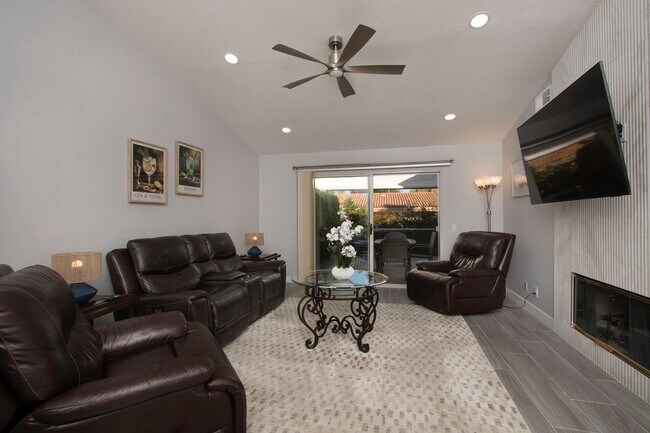 Photo - 164 Desert Falls Dr E