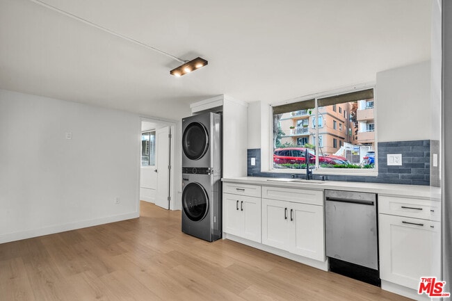 Building Photo - 1200 S Shenandoah St Unit 100