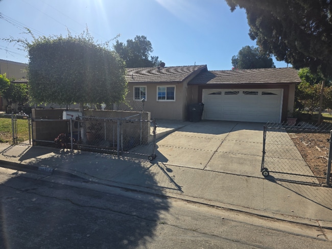 Photo - 11194 Magnolia Ave