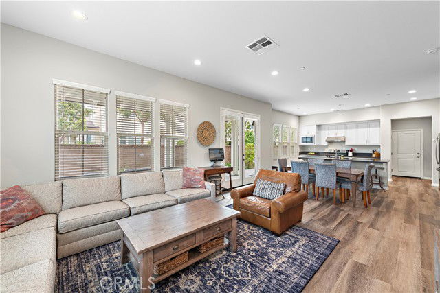 Photo - 107 Sencillo Pl