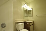 Master bath 3x2 - Pinecrest Apartments