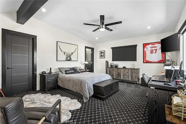 Photo - 139 Lexington Ln