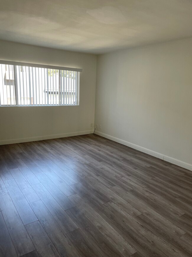 Photo - Westwood Plaza Apartments