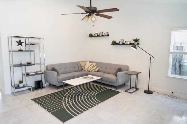 Photo - 9179 Esther St