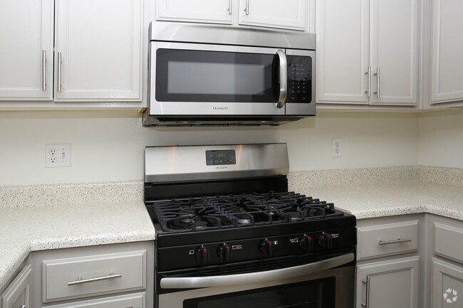 2 BR, 2 BA - Serena - Legends at Rancho Belago